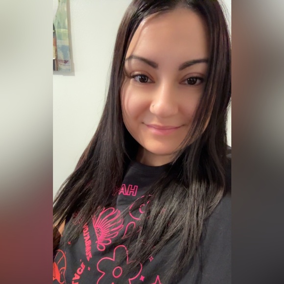 Meet your Posher, Karina - Picture 2 of 14